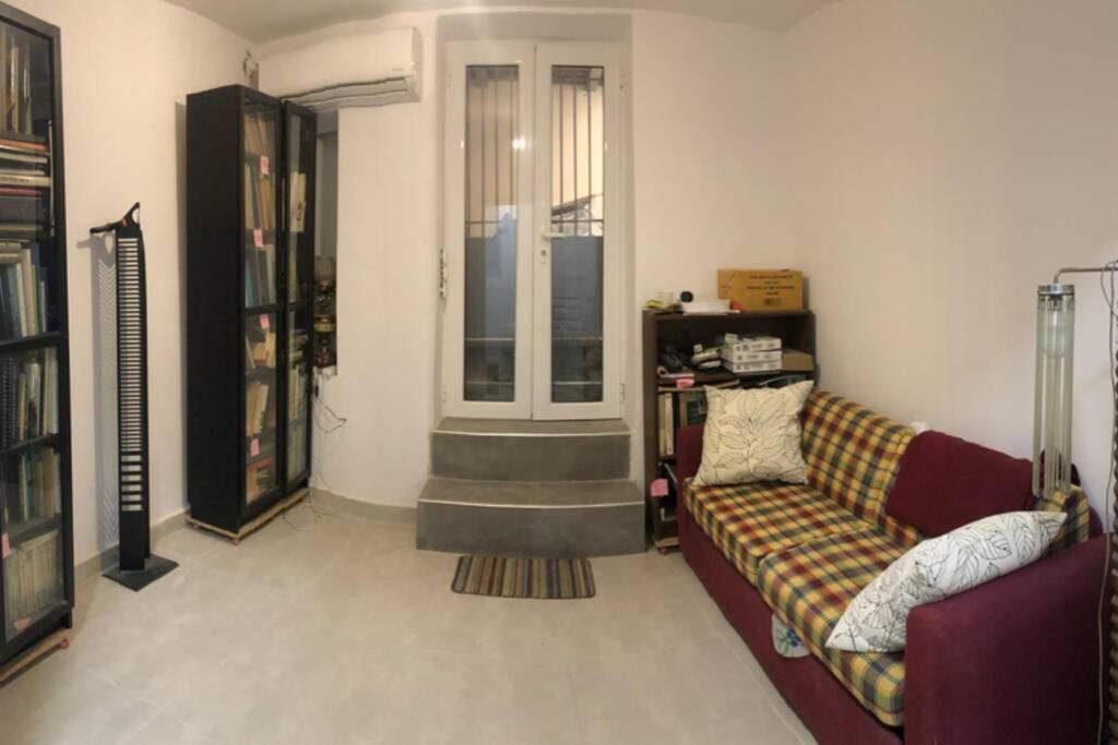 Ferienwohnung Exarcheia: Independent Ground Floor House. Athen Exterior foto