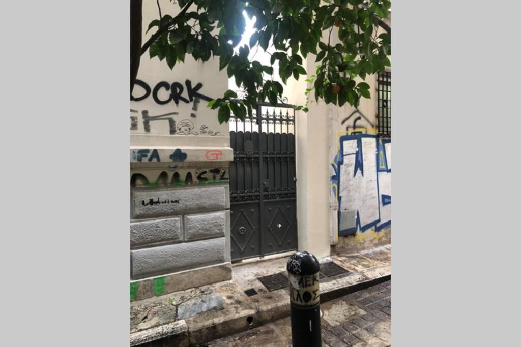 Ferienwohnung Exarcheia: Independent Ground Floor House. Athen Exterior foto